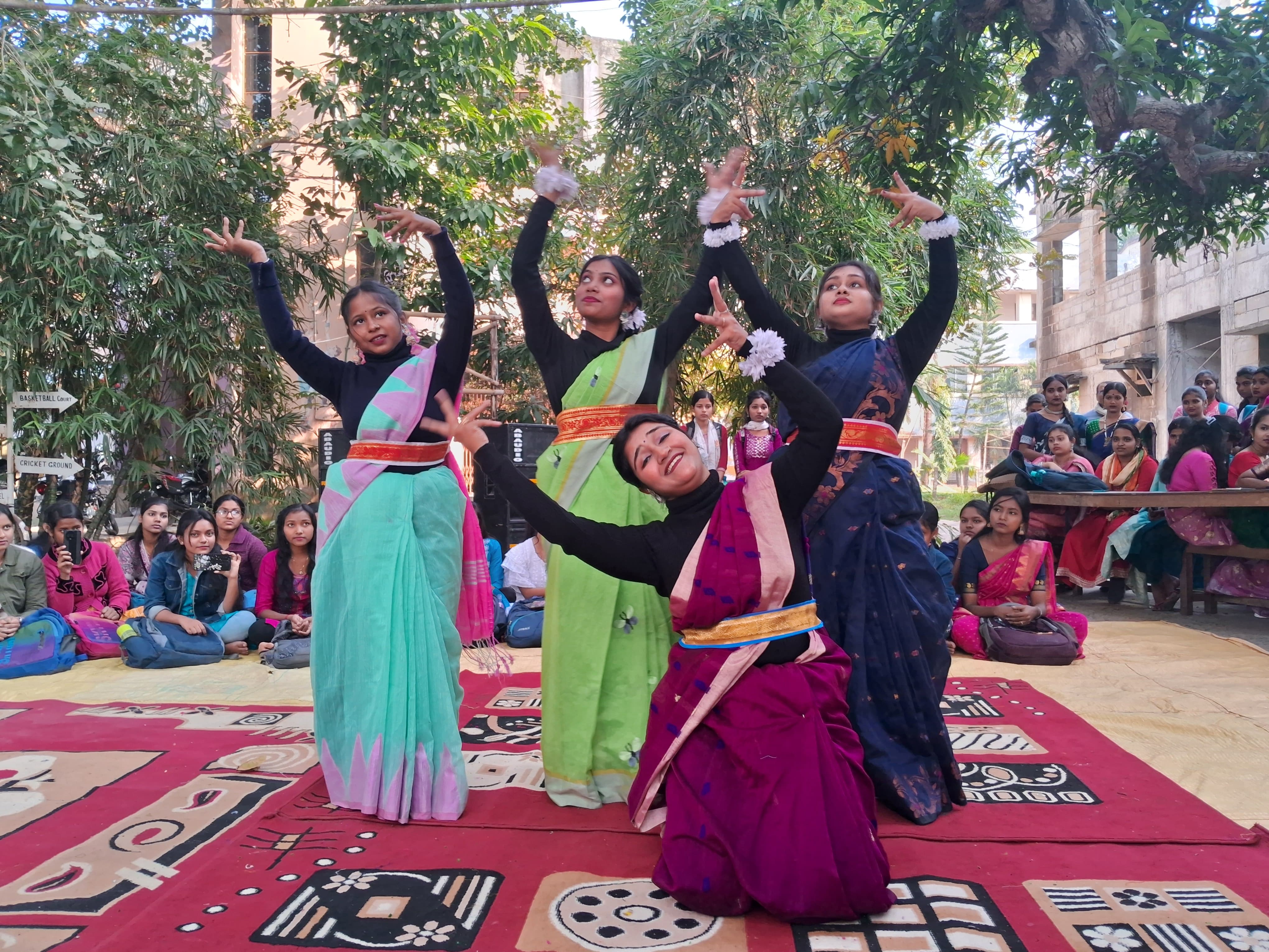 অধ্যাপিকা ড. শ্যামলী দাস বিদায় সংবর্ধনা অনুষ্ঠান।